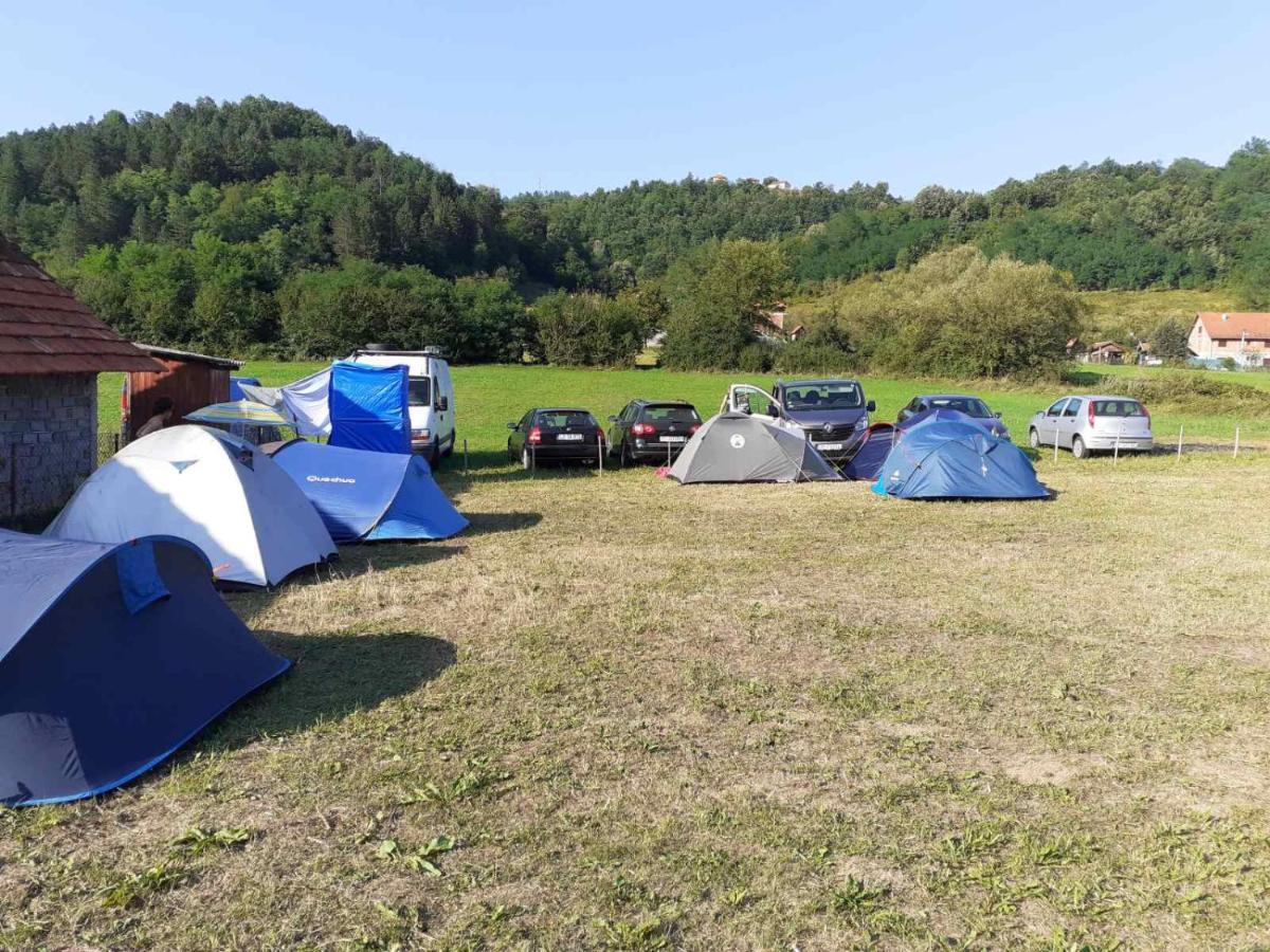 Hotel Dragacevska Avlija - Camp Guča Exterior foto