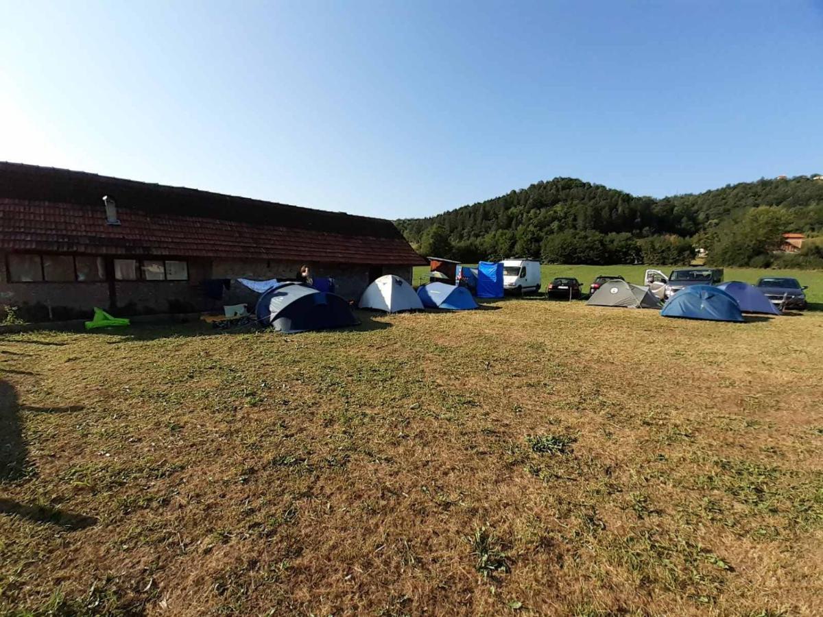Hotel Dragacevska Avlija - Camp Guča Exterior foto